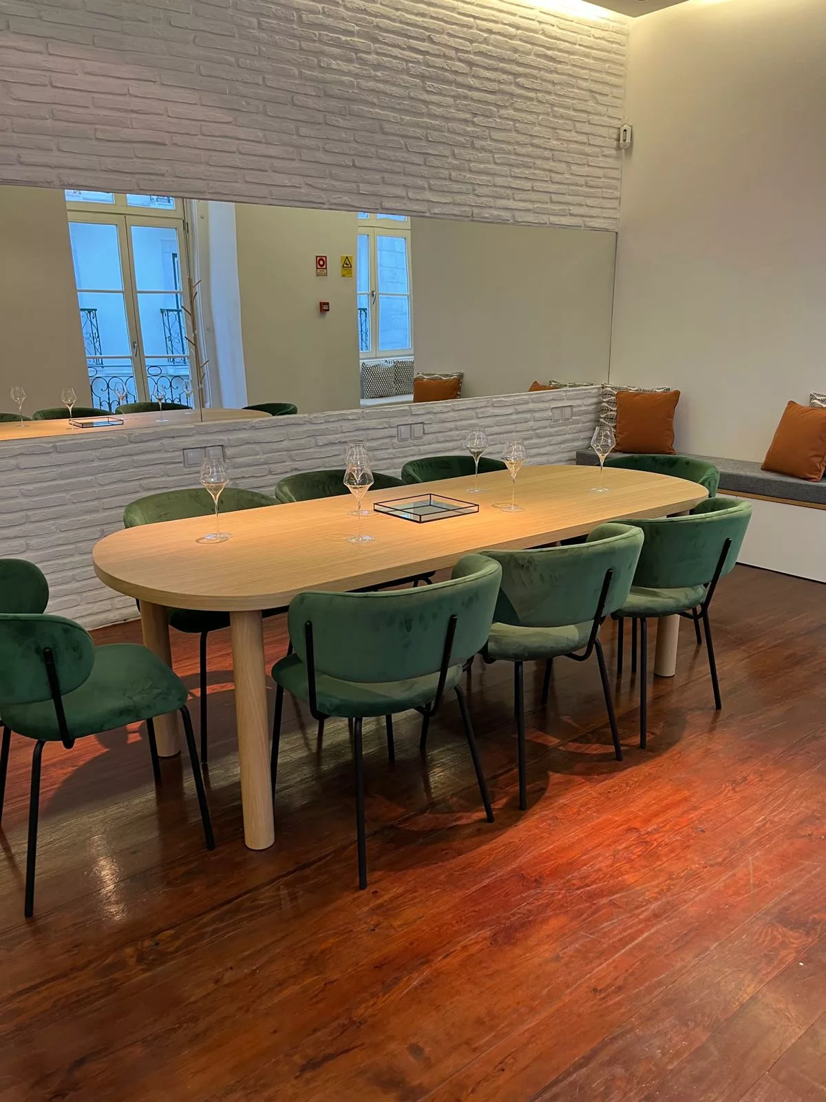 sommelier-room